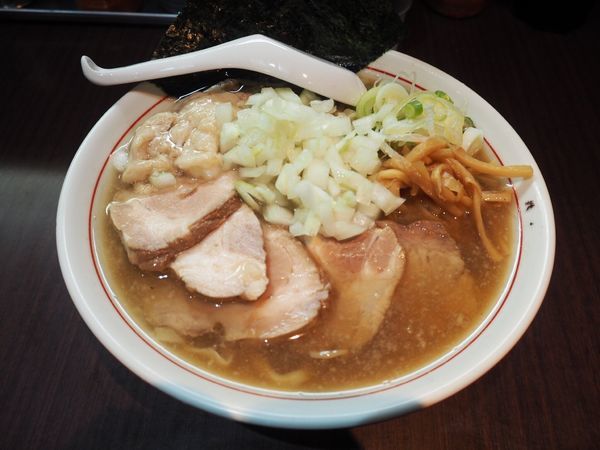 「チャーシュー麺、身入り、玉ねぎ」@手打ち中華そば 酒田の写真