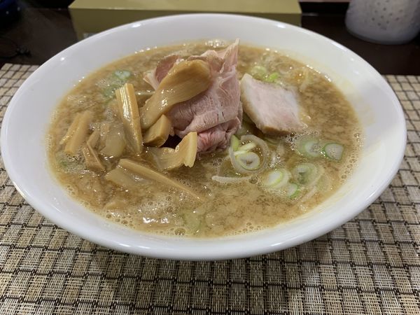 「背脂豚骨しょうゆラーメン 800円」@麺屋 銀二の写真