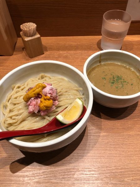 「限定 濃厚雲丹つけ麺」@煮干中華そば 鈴蘭 新宿店の写真