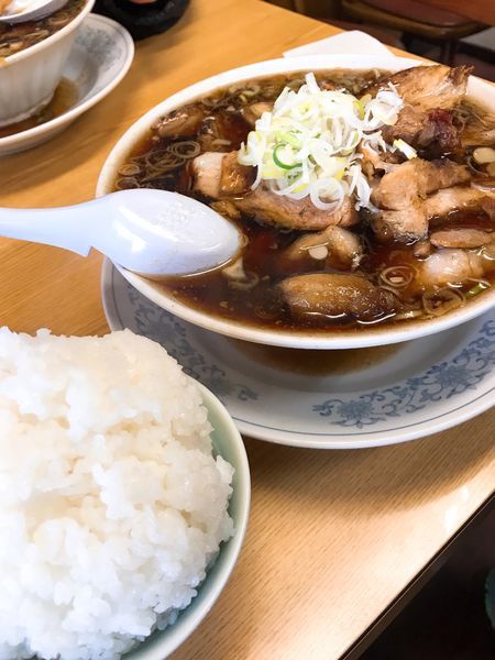 「チャーシュー多い麺(醤油)＋ライス  ¥1200」@かし亀の写真