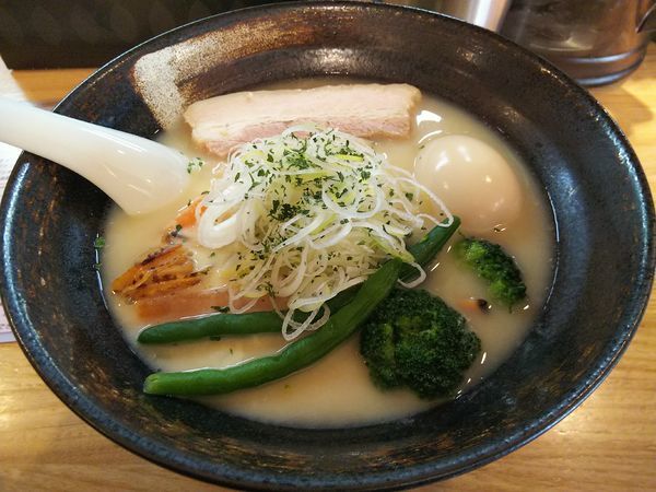 「【限定】クラムチャウダー風あさりシチューらーめん」@らーめん 月の兎影の写真