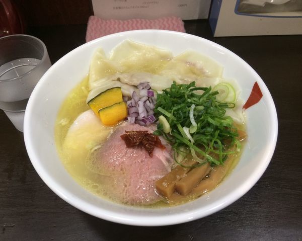 「コク塩大盛　ワンタン　1,080円」@麺や 魁星の写真