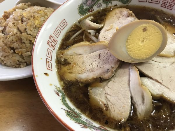 「チャーシューメン 800円 チャーハン 680円」@中華料理 喜楽の写真