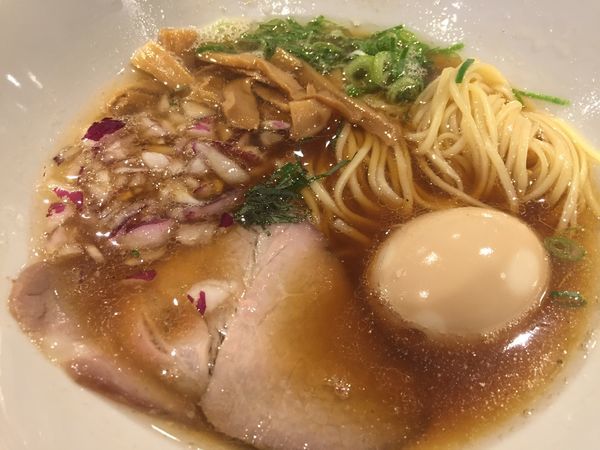 「鴨脂煮干し味玉醤油そば（900円）」@九十九里煮干つけ麺 志奈田の写真