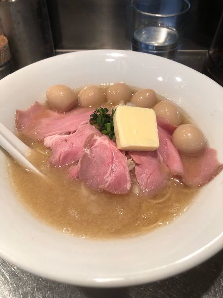 「限定 濃厚明太子 塩バターら〜めん＋ウズラ＋小ライス＋SP玉」@さんじの写真