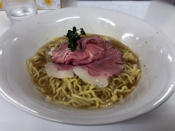 「煮干しラーメン白(600円)、ローストビーフ丼小(300円)」@煮干ラーメンとローストビーフとステーキ パリ橋の写真