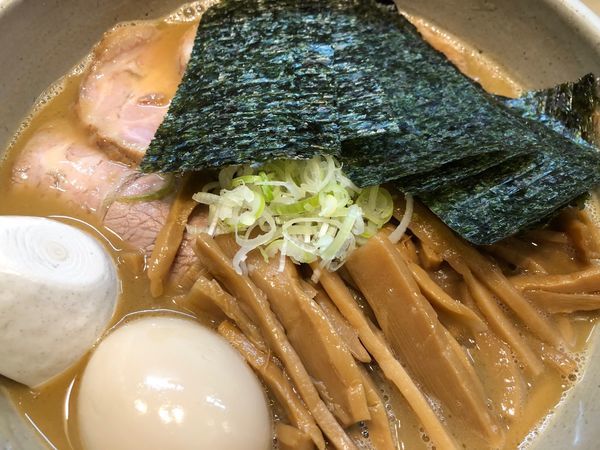 「らーめん（大）＋全部」@麺屋吉左右の写真