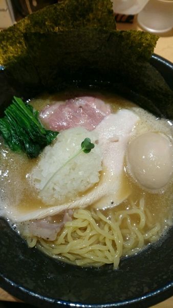 「鶏白湯醤油らーめん」@麺屋 時茂 大久保店の写真