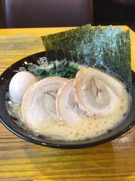 「早稲田スペシャル」@横浜家系ラーメン 違う家の写真
