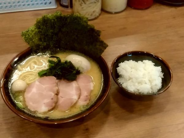 「オールスターラーメン(並盛・190g)930円」@横浜家系ラーメン 沼田家の写真