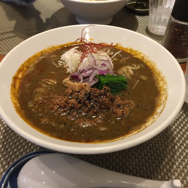 「もち豚の肉味噌黒胡麻担々麺 ＋ライス」@生粋 花のれんの写真