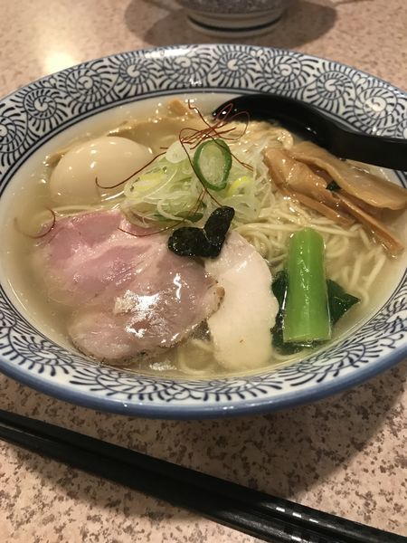 「淡麗 味玉塩そば」@麺処 かつ善の写真