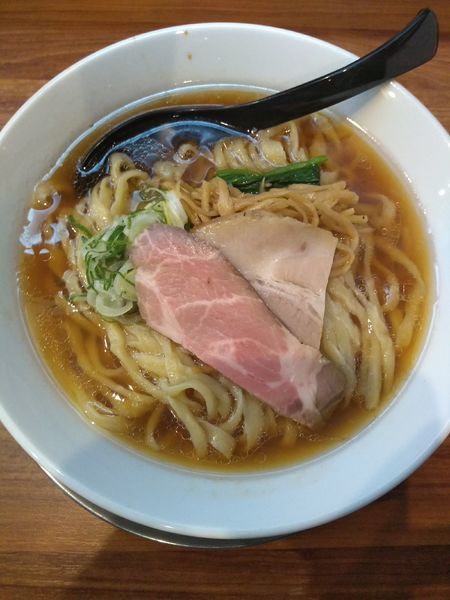 「醤油らーめん 800円 (大盛)」@純手打ち だるまの写真