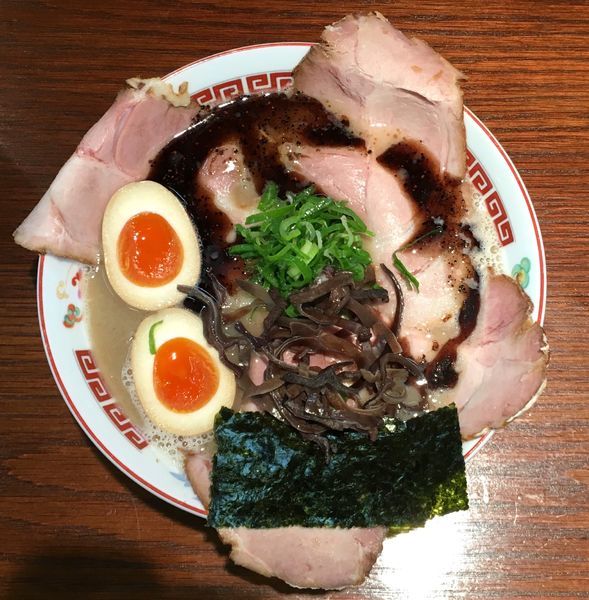 「○得濃厚ラーメン 黒 ＋替え玉」@ラーメンかなやの写真