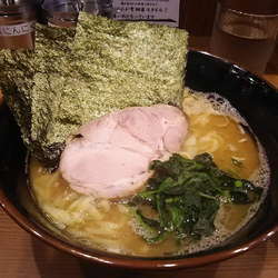 ラーメン＋中ライス680円