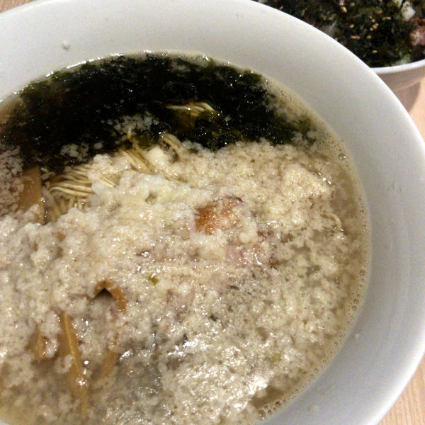 「ラーメン バラ海苔ご飯セット　600円　背脂　10円」@麺＆cafe Coi.Coi.の写真
