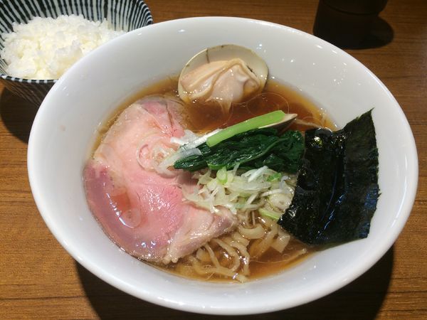 「大量の豚肉で炊いた豚清湯と大蛤の中華そば」@寿製麺よしかわ 川越店の写真