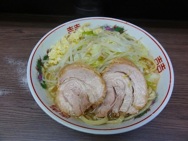 「小ラーメン720円 　野菜少な目　ニンニク」@ラーメン二郎 横浜関内店の写真