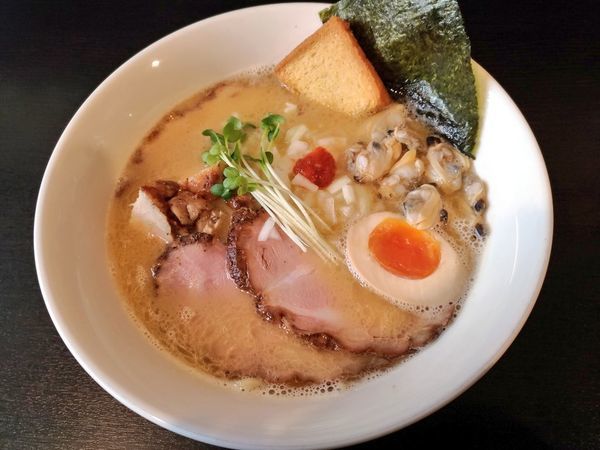 「きまぐれ限定 魚介鶏白湯そば 鯛と貝」@麺屋 シロサキの写真