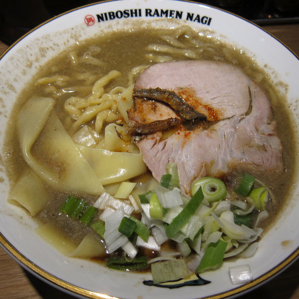 「すごい煮干ラーメン 830円」@すごい煮干ラーメン凪 田町店の写真