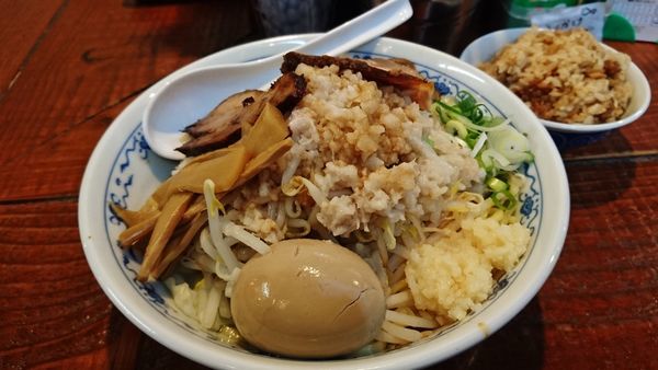 「限定/背脂煮干し油そば+大盛り+味玉+煮干しご飯」@初代青樹の写真