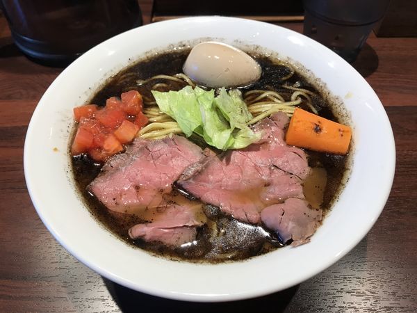 「らーめん＋クーポン味玉」@牛骨らーめん 牛王の写真