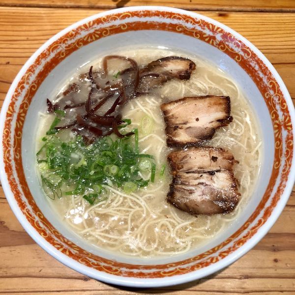「博多ラーメン (570円)」@めんくいや 博多駅東店の写真