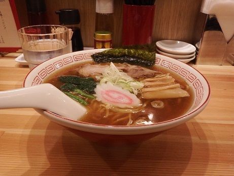 「煮干醤油ラーメン」@らーめん 已己巳己の写真