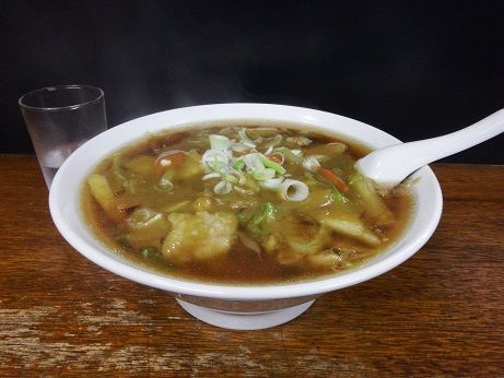 「カレーそば」@新華楼の写真