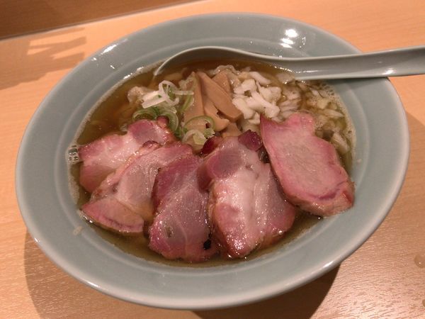 「中華そば　チャーシューちょい増し」@中華そば 麦萬の写真