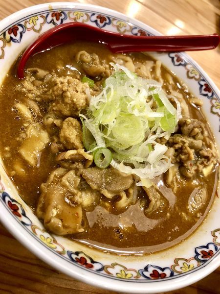 「【限定】モツとかしわのカレー南蛮 (生玉子付き) ￥950」@くじら食堂 nonowa東小金井店の写真