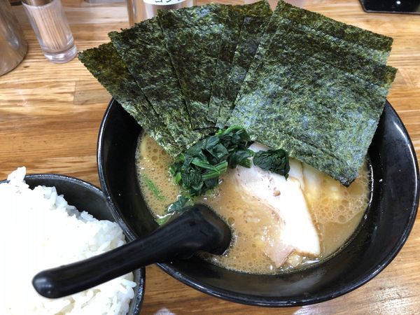 「のりチャーシュー麺 + 半ライス」@せい家 三鷹店の写真