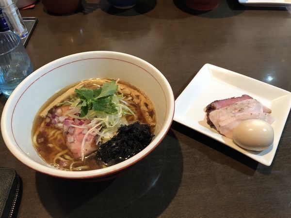 「豊深煮干しそば+特製盛」@麺や 虎徹の写真