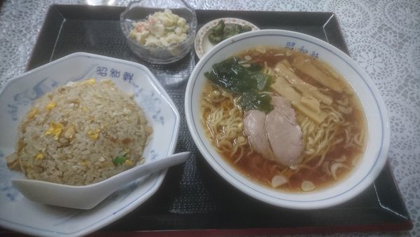 「ラーメンチャーハンセット」@昭和軒の写真