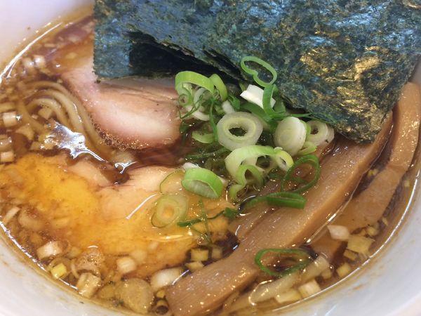 「醤油大盛¥720（大盛無料）、ノリ¥100、小ライス ¥100」@まるもり製麺の写真