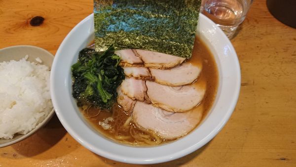 「チャーシューメン 900円 + ライス 50円」@黒王の写真