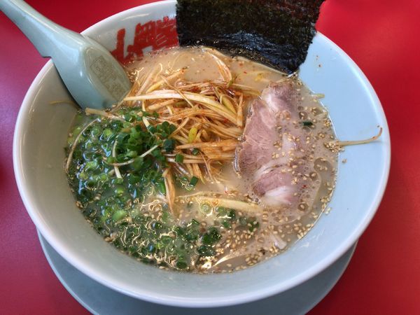 「朝ラーメン辛ネギトッピング練り梅抜き」@ラーメン山岡家 大泉店の写真