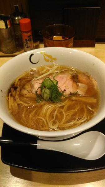 「煮豚そば」@SOBAHOUSE 金色不如帰 新宿御苑本店の写真