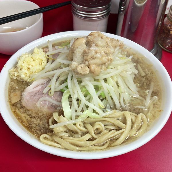 「小（麺少なめ）＋生卵￥７５０」@ラーメン二郎 神田神保町店の写真