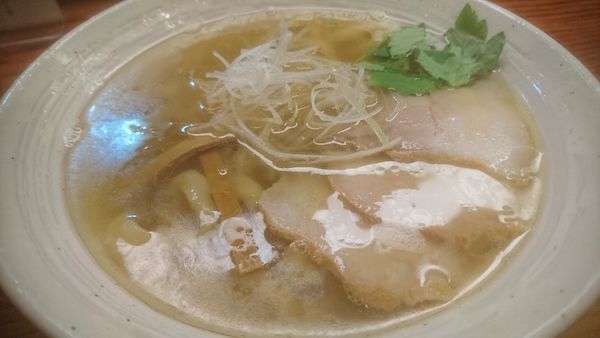 「塩らーめん+炙り肉飯+缶ビール」@純手打ち 麺と未来の写真