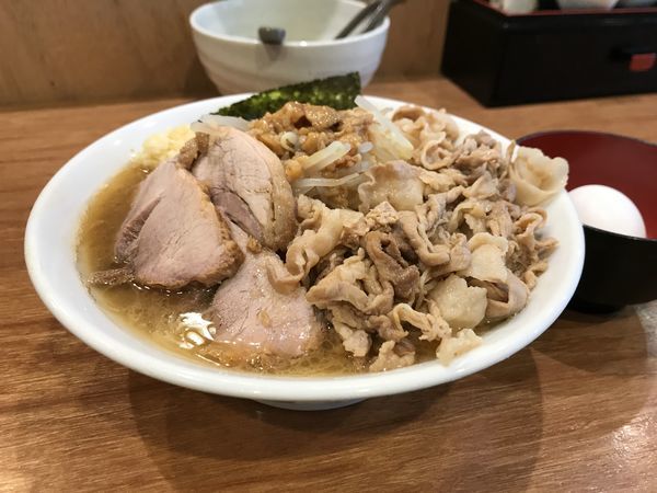 「濃厚肉うどん」@肉うどん さんすけの写真