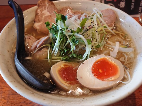 「特製限定塩らーめん」@めん屋 まんまるの写真