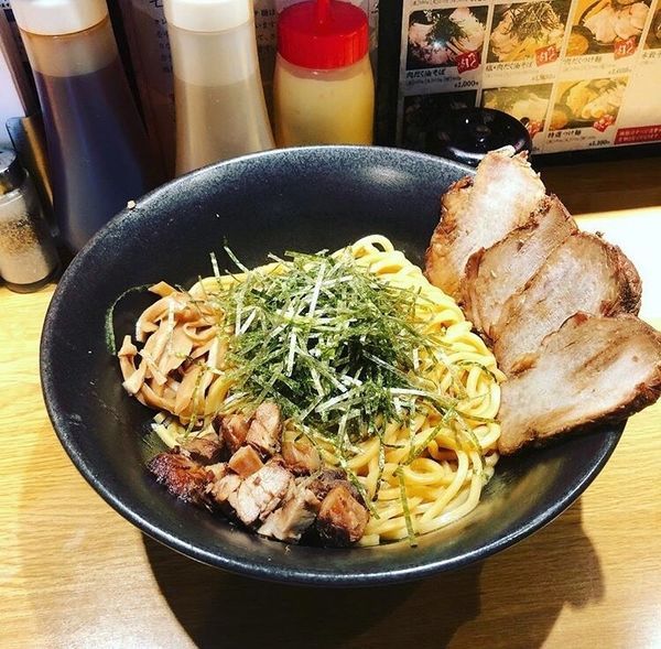 「肉だく油そば」@麺や寵児の写真