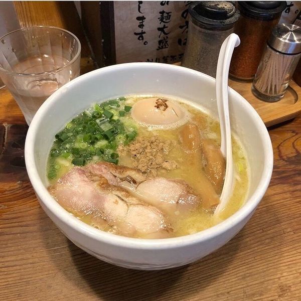 「白鶏らーめん」@鶏の穴の写真