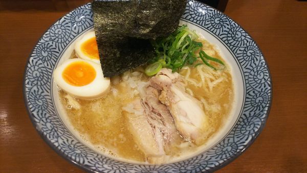 「濃厚煮干し味玉鶏そば  880円」@青山煮干しラーメン ハレルヤの写真