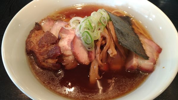 「チャーシュー麺醤油」@支那ソバ 小むろの写真