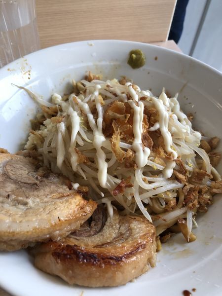 「ラーメン汁なし // 全トッピング 700円」@麺屋 味方の写真