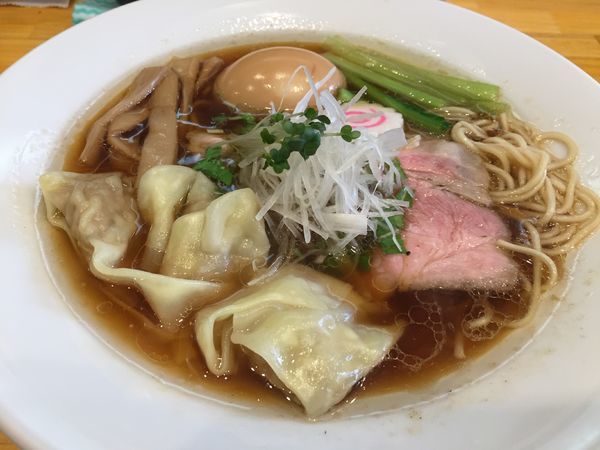 「真鯛のラーメン味玉入り（1000円）＋ワンタンサービス」@麺匠 金衛門の写真