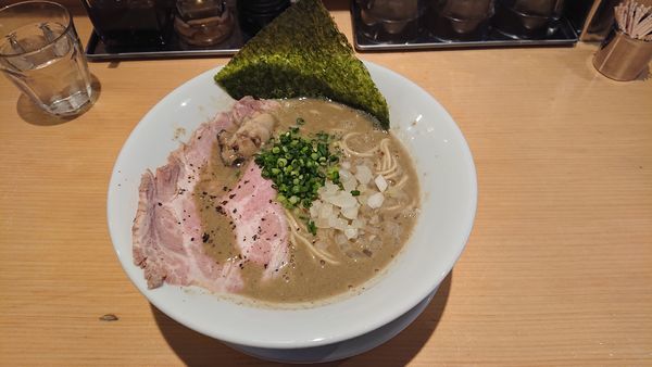 「特濃牡蛎煮干し中華そば900」@麺屋 まほろ芭の写真