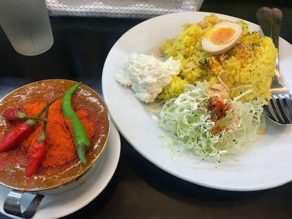 「激辛鶏チリチリ赤カレー中盛り【950円】」@カレーは飲み物。 ニュー新橋ビル店の写真